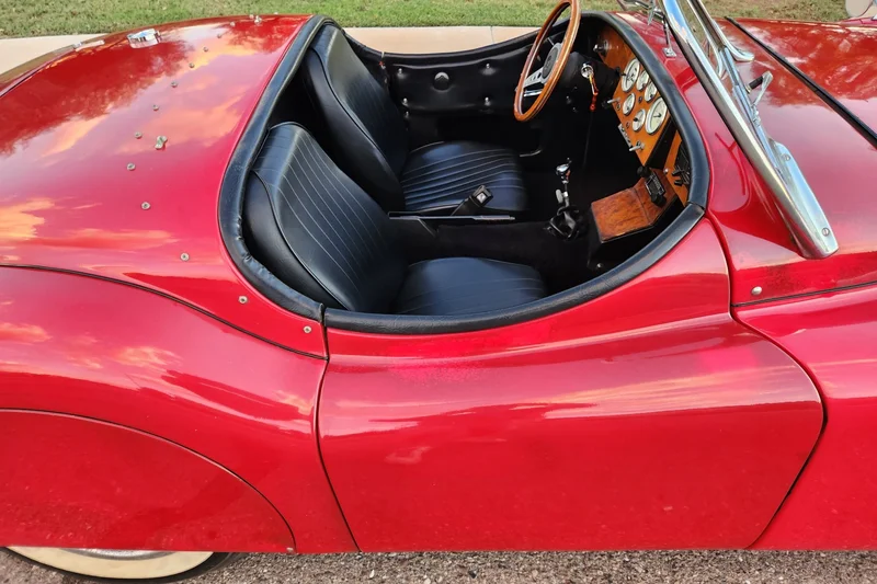 1952 Jaguar XK120G Roadster Replica 3