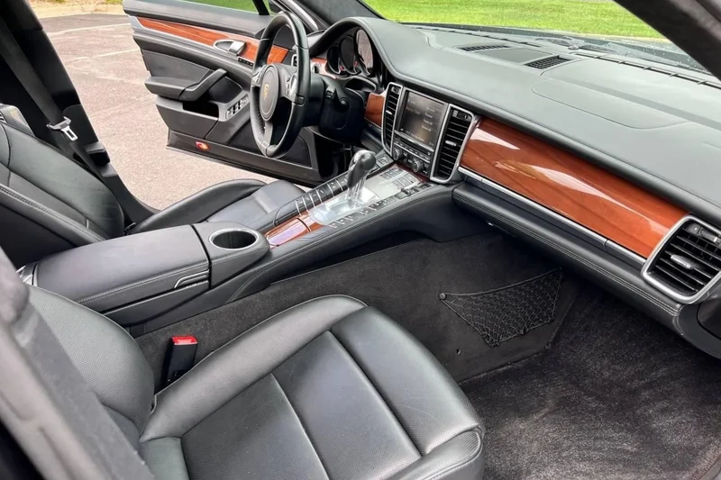 2010 Porsche Panamera Turbo 10