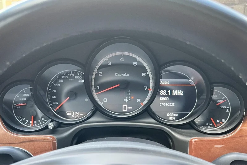 2010 Porsche Panamera Turbo 11