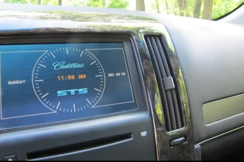 2006 Cadillac STS-V Base 30