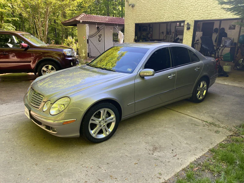 2005 Mercedes-Benz E500 Base 3