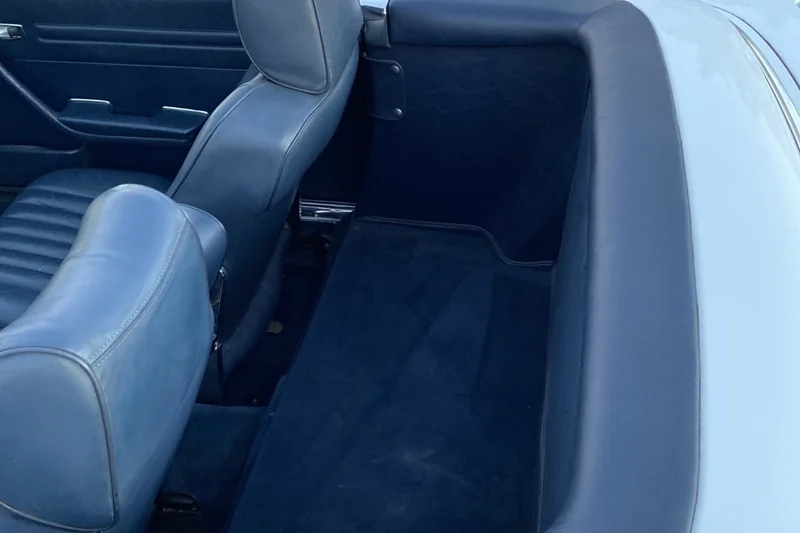 1988 Mercedes-Benz 560SL Base 8