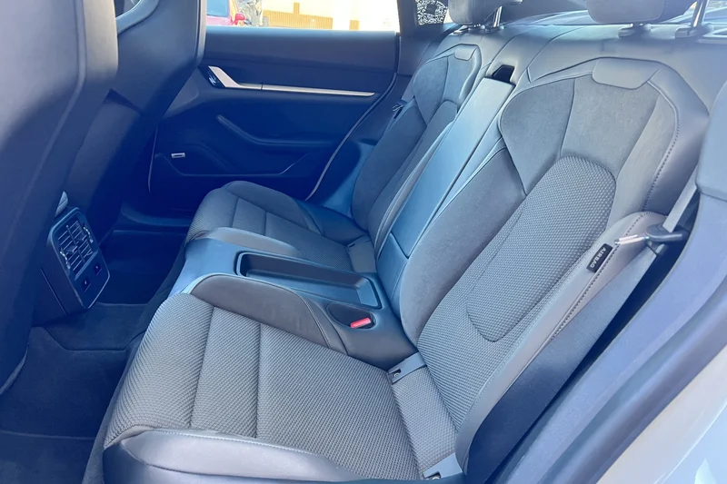 2020 Porsche Taycan Turbo 10