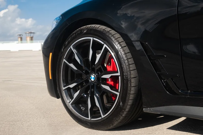 2023 BMW M440i