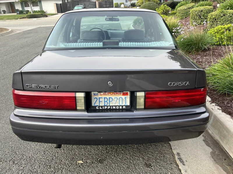 1988 Chevrolet Corsica Base 5