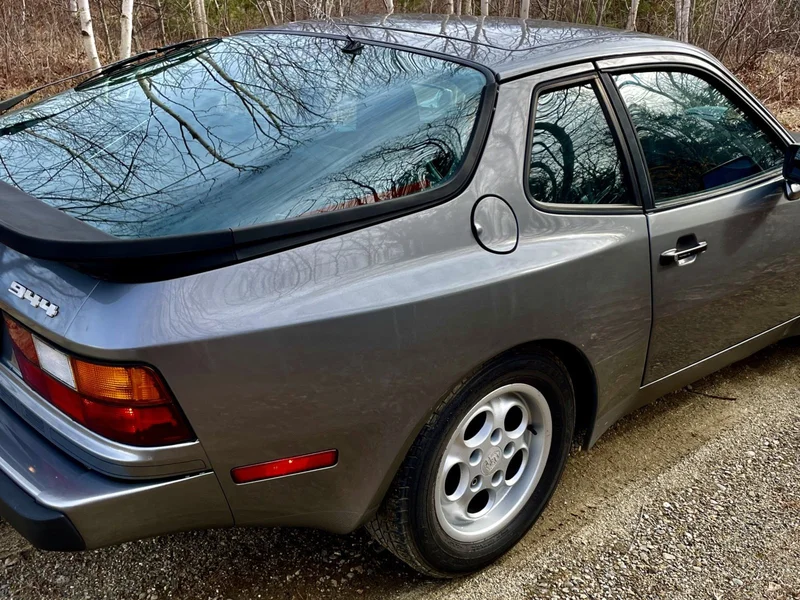 1986 Porsche 944 Base 2
