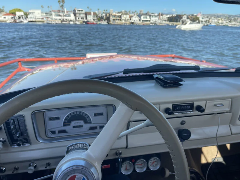 1972 Jeep Wagoneer Base 15