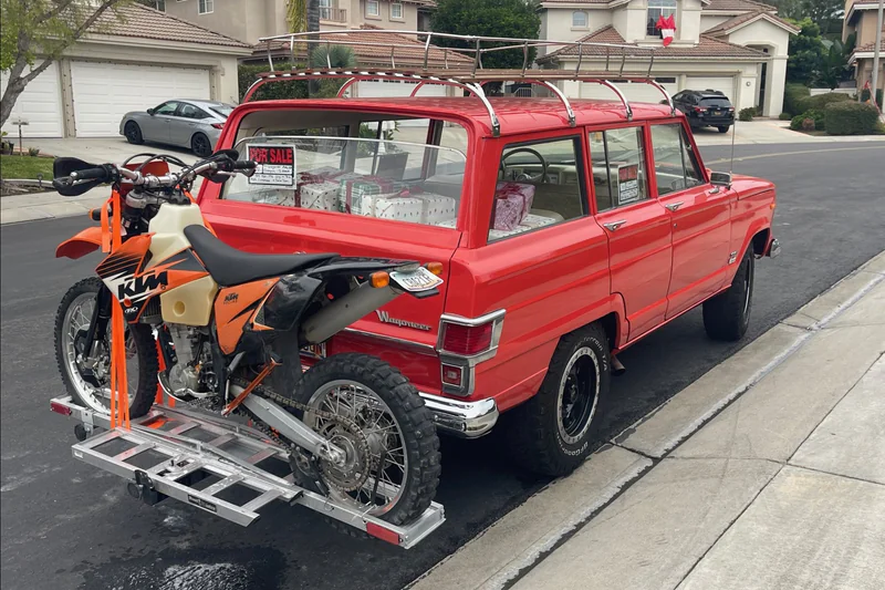 1972 Jeep Wagoneer Base 22