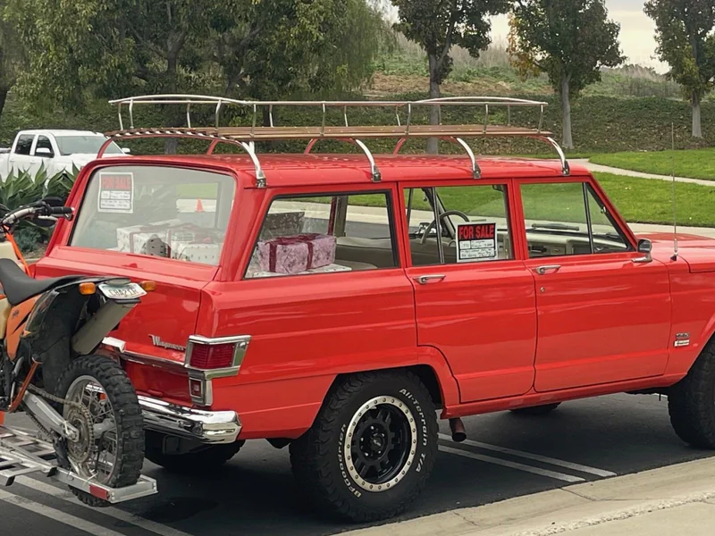 1972 Jeep Wagoneer Base 23