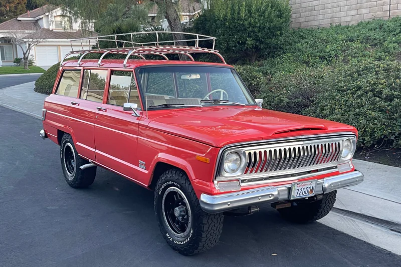 1972 Jeep Wagoneer Base 7