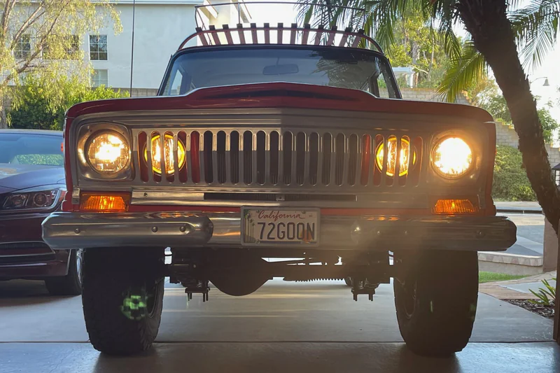 1972 Jeep Wagoneer Base 10