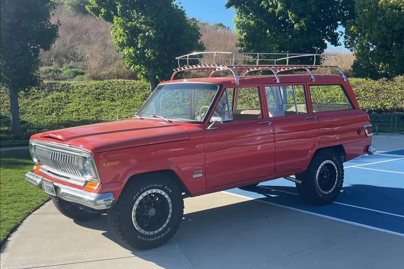 1972 Jeep Wagoneer Base 14
