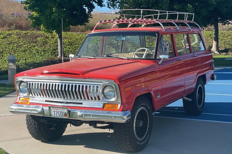 1972 Jeep Wagoneer Base 6