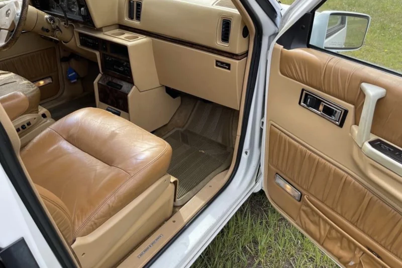 1990 Chrysler Town & Country