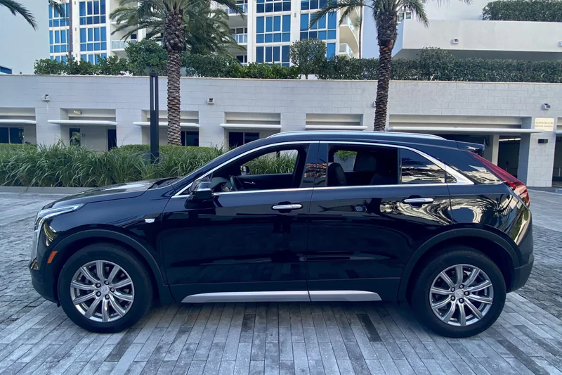 2021 Cadillac XT4 Premium Luxury 4