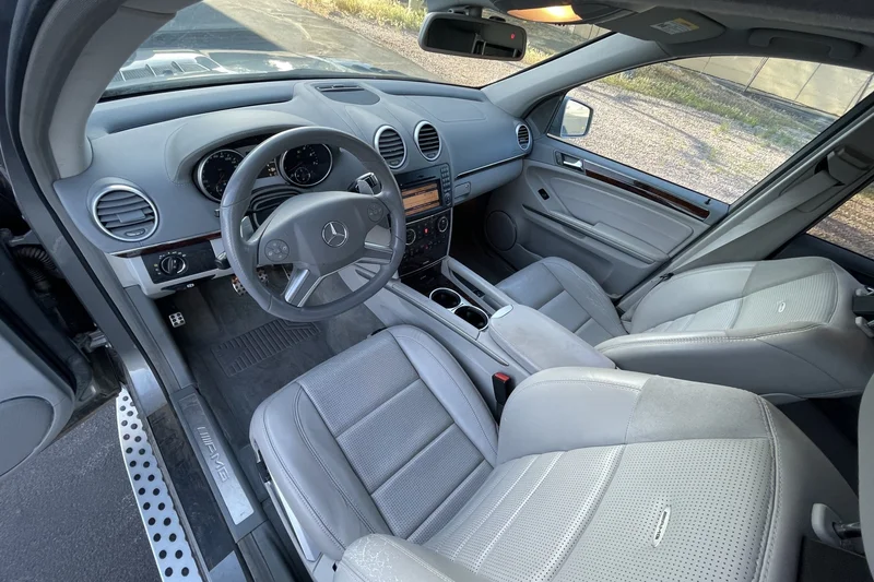 2011 Mercedes-Benz ML63 AMG Base 2