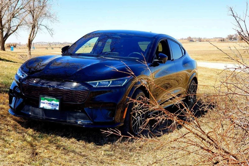 2022 Ford Mach E Select