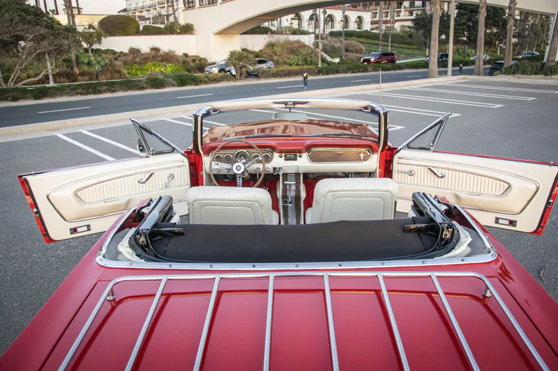 1965 Ford Mustang Base 6