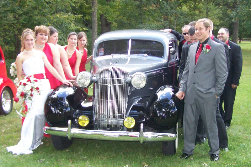 1936 Oldsmobile F36 5 - Passenger Tudor Sedan 3