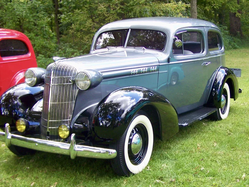 1936 Oldsmobile F36 5 - Passenger Tudor Sedan 4