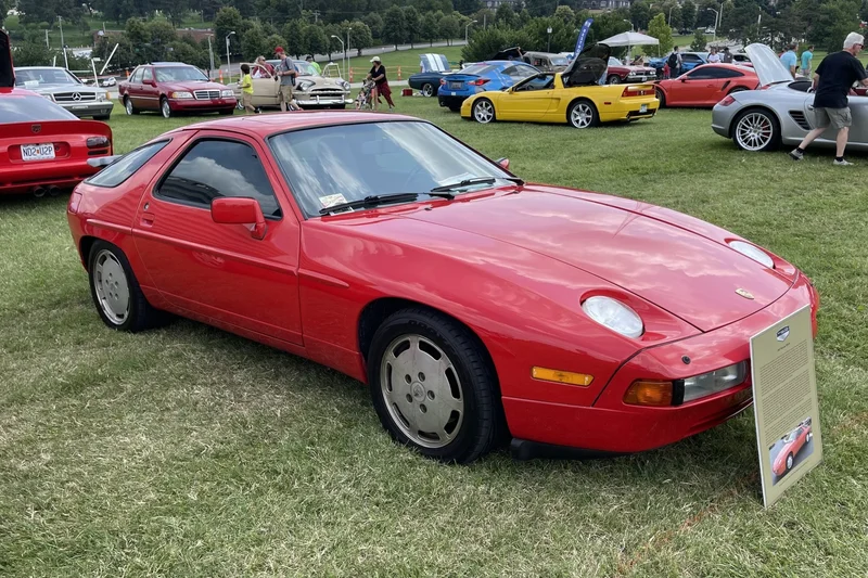 1987 Porsche 928 S4 12