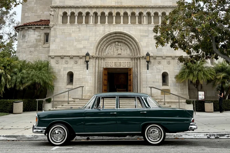 1966 Mercedes-Benz 230S in Los Angeles