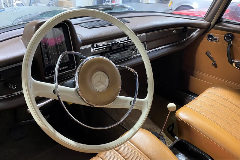 1966 Mercedes-Benz 230S in Los Angeles 16