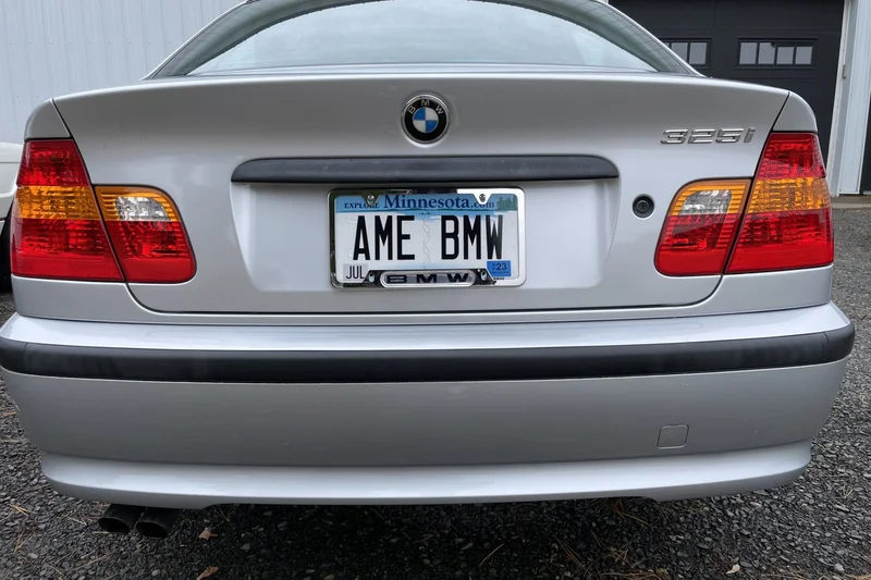 2004 BMW 325i