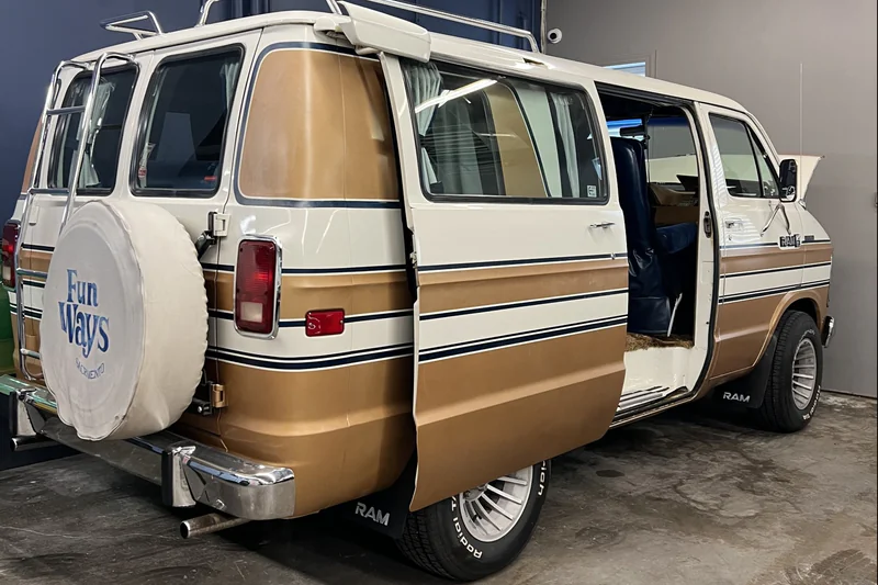 1985 Dodge B250 Fun Ways Conversion Van 3