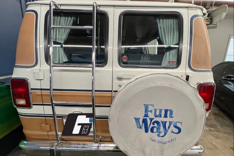 1985 Dodge B250 Fun Ways Conversion Van 4