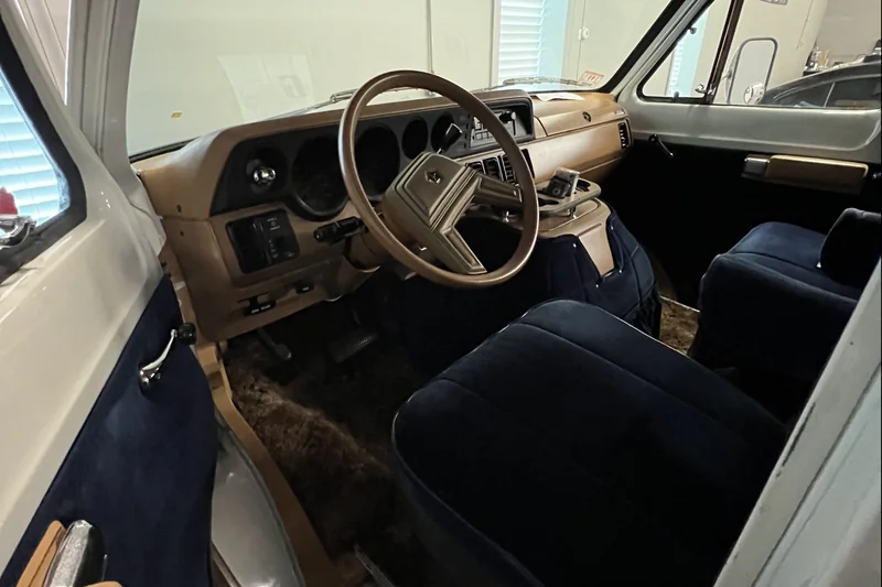 1985 Dodge B250 Fun Ways Conversion Van 7
