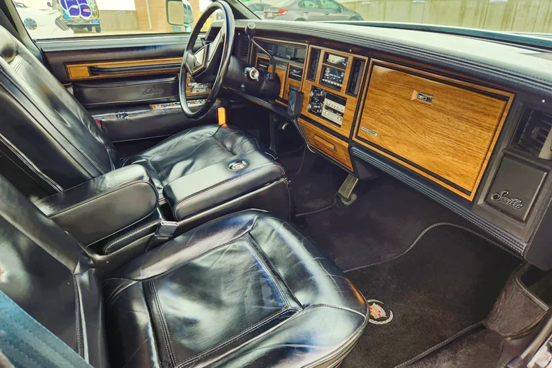 1984 Cadillac Seville Elegante 10