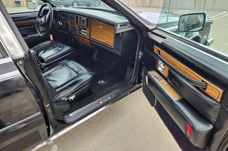 1984 Cadillac Seville Elegante 12
