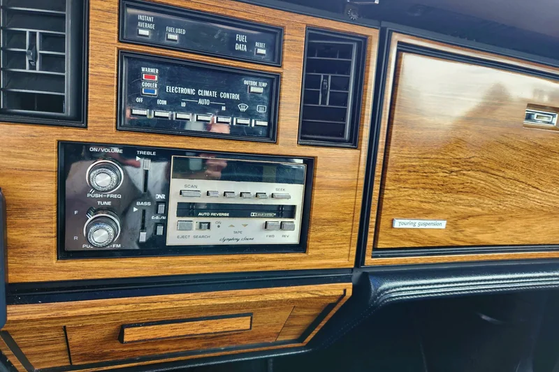 1984 Cadillac Seville Elegante 13
