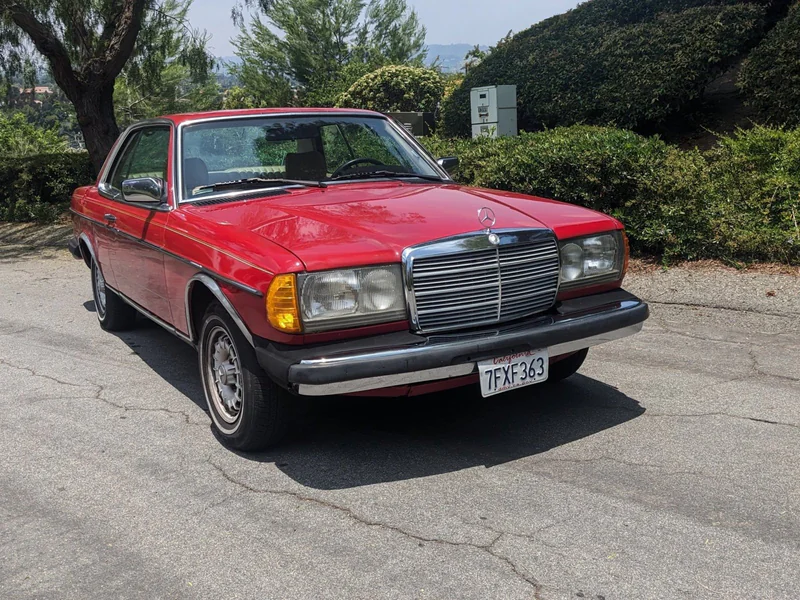 1984 Mercedes-Benz 300CD Base 3