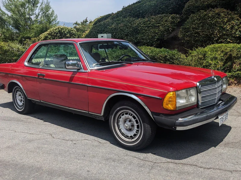 1984 Mercedes-Benz 300CD Base 4