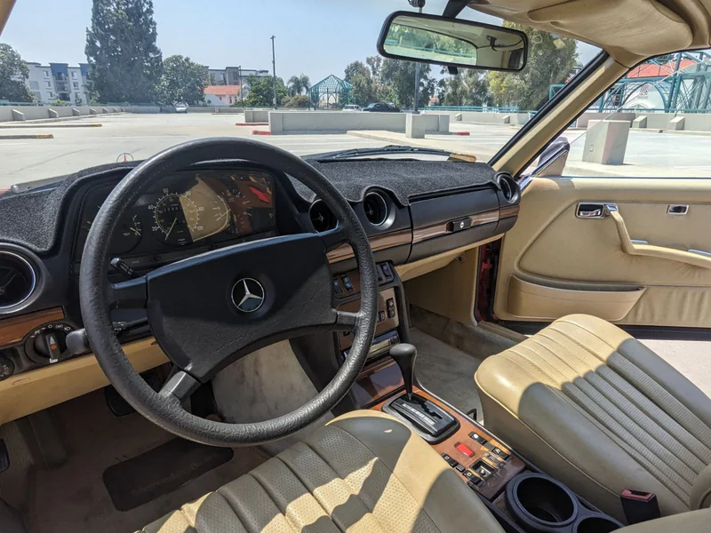 1984 Mercedes-Benz 300CD Base 14
