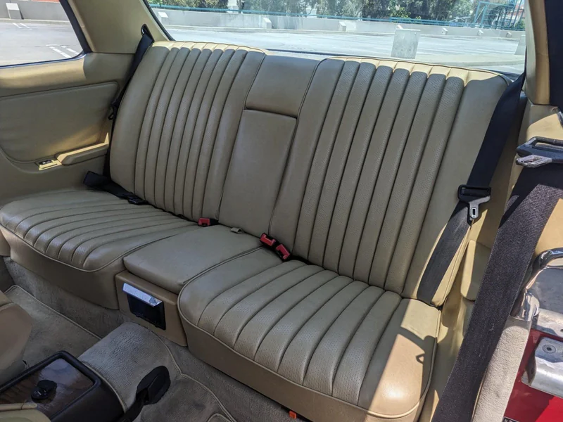 1984 Mercedes-Benz 300CD Base 16