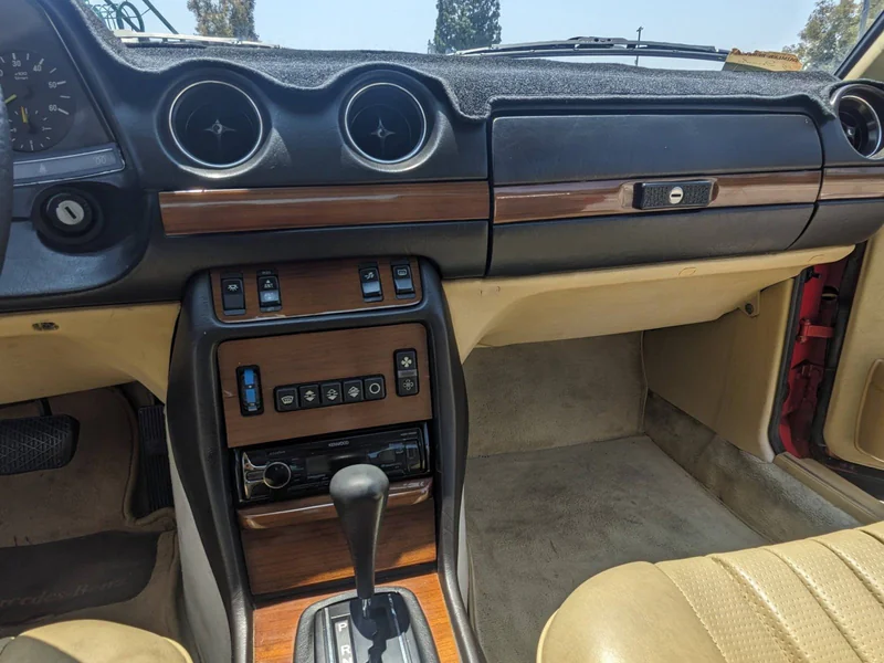 1984 Mercedes-Benz 300CD Base 17