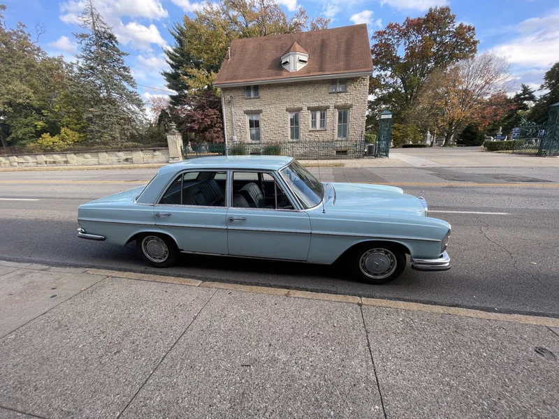 1969 Mercedes-Benz 280S Base 3