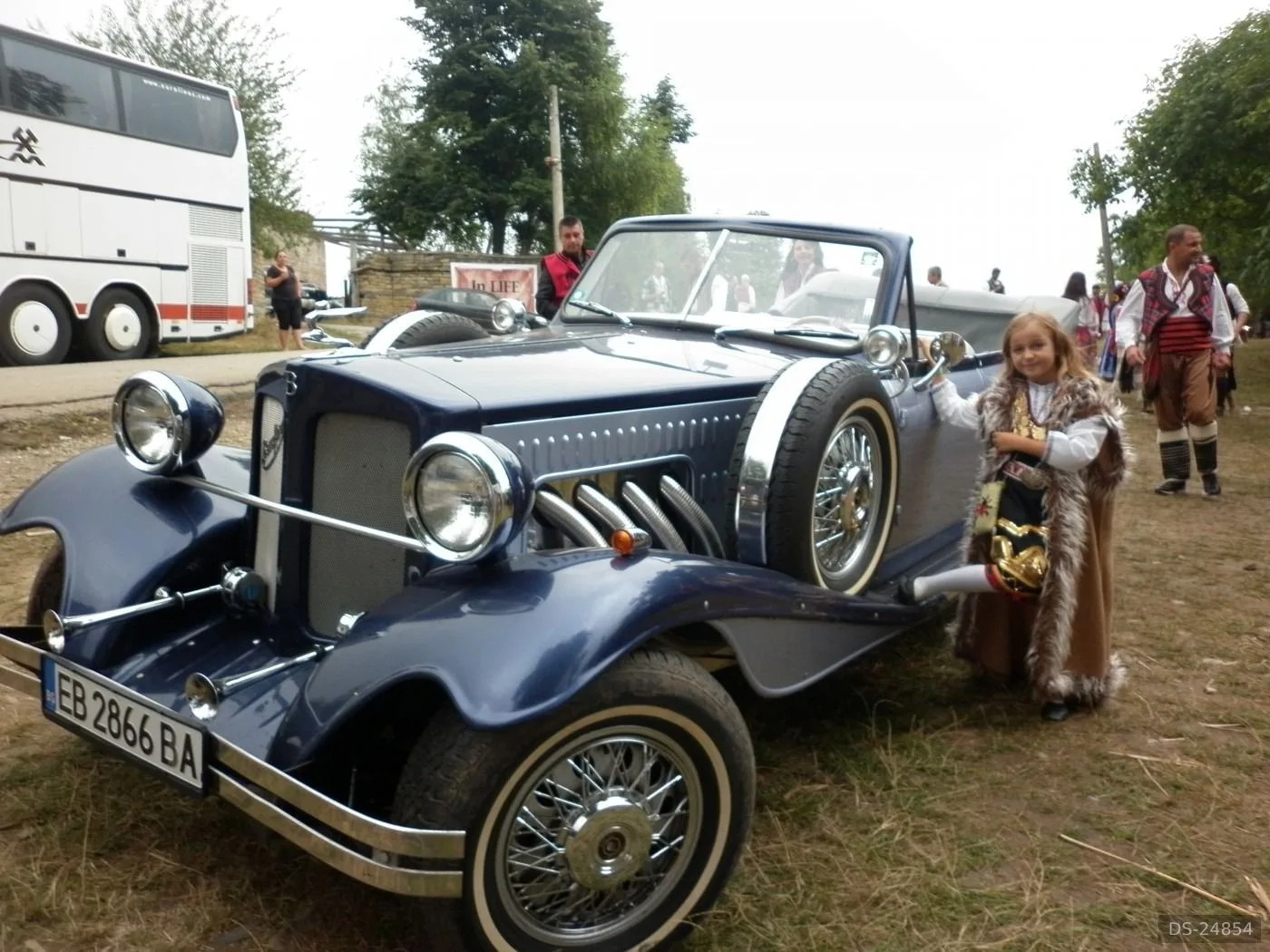 Weekend Getaways by Classic Car